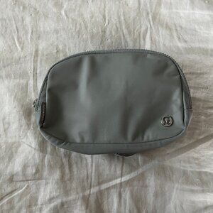 Lululemon Everywhere Belt Bag 1L - Crater blue
